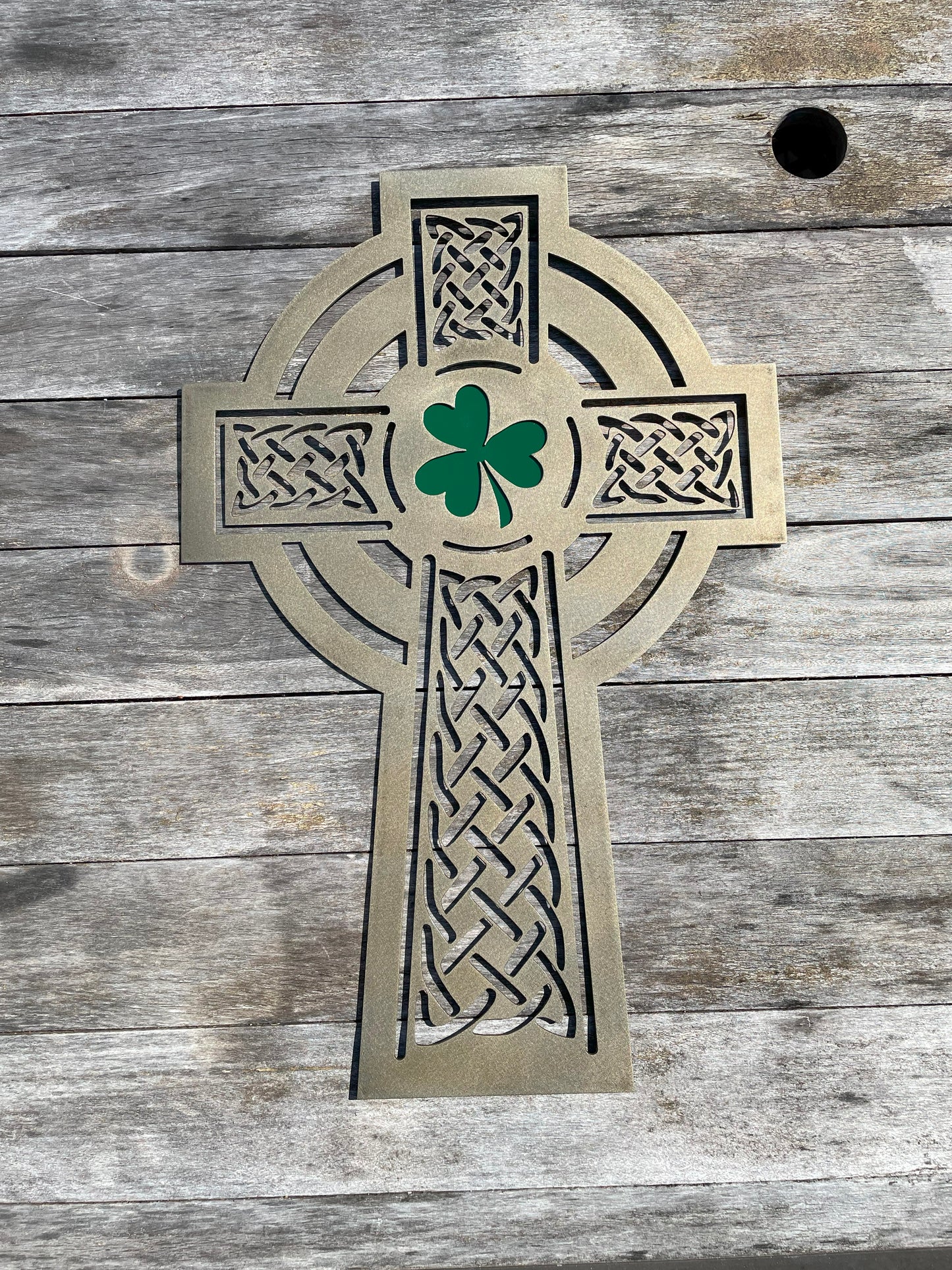 22" Shamrock Cross